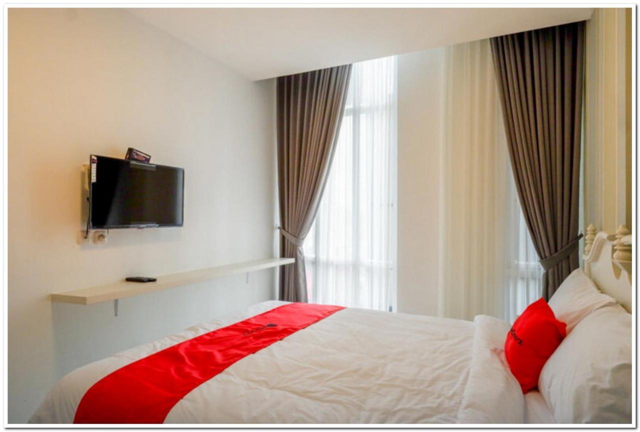 Reddoorz Plus @ Madukoro Raya Semarang Dış mekan fotoğraf