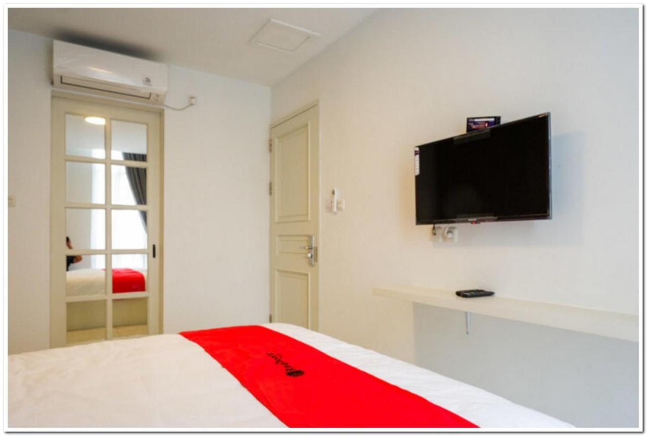 Reddoorz Plus @ Madukoro Raya Semarang Dış mekan fotoğraf