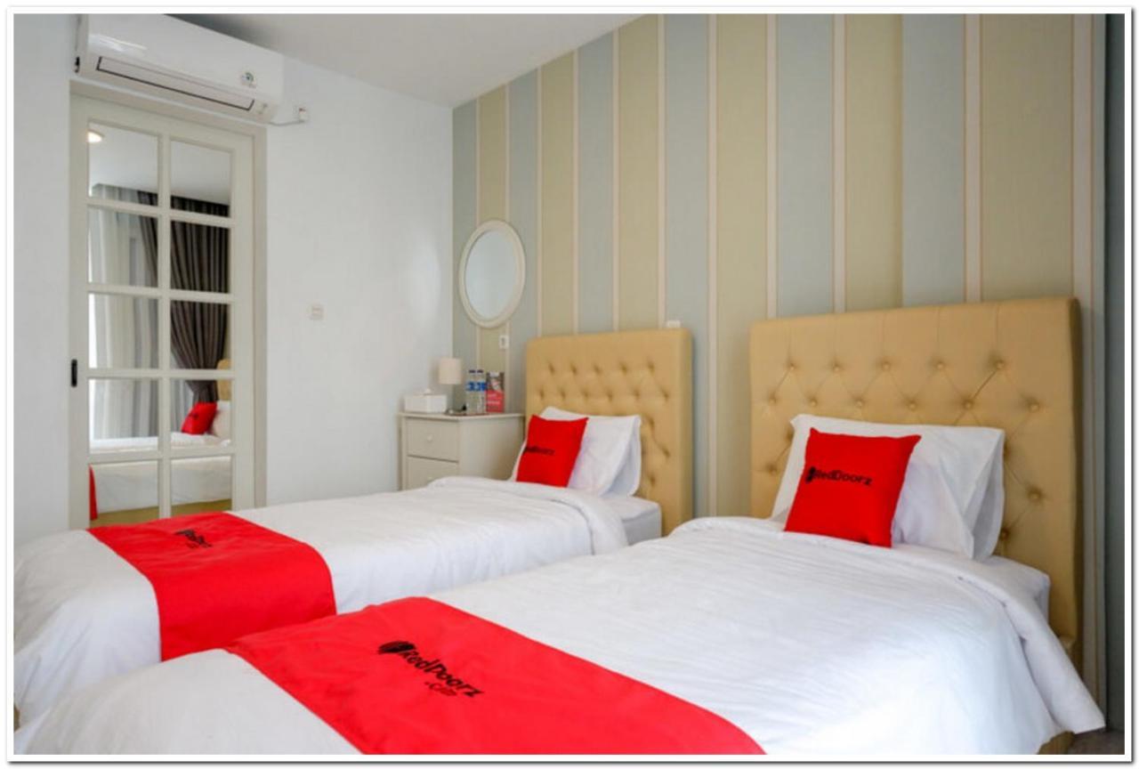 Reddoorz Plus @ Madukoro Raya Semarang Dış mekan fotoğraf