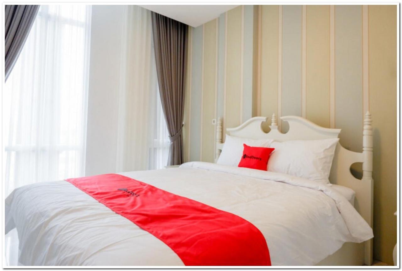 Reddoorz Plus @ Madukoro Raya Semarang Dış mekan fotoğraf