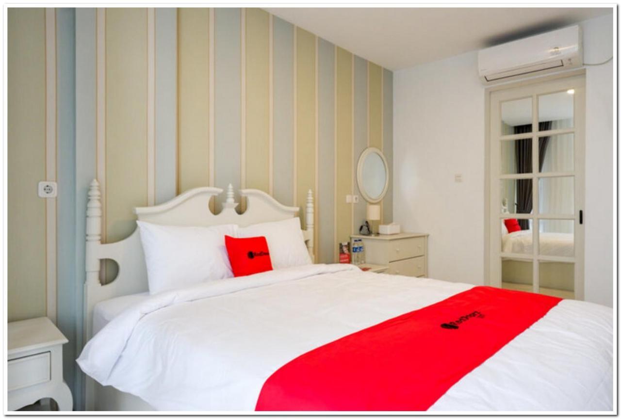 Reddoorz Plus @ Madukoro Raya Semarang Dış mekan fotoğraf