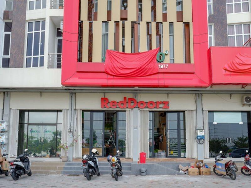 Reddoorz Plus @ Madukoro Raya Semarang Dış mekan fotoğraf